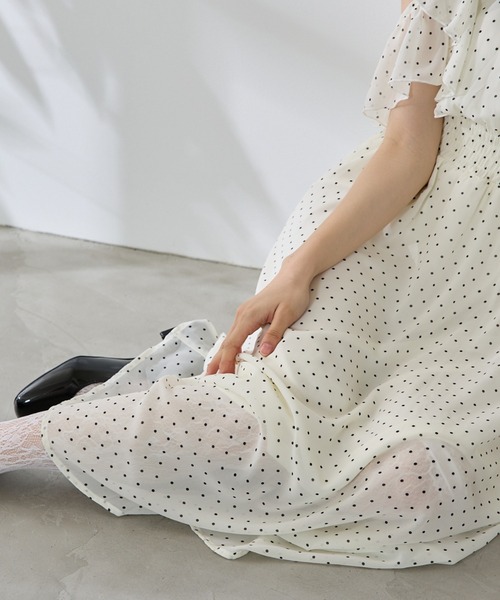 P.V.T(ピーブイティー)の「バックリボンドットシフォンワンピース(ワンピース・レディース・ホワイト/ブラック・M)」の7枚目の写真