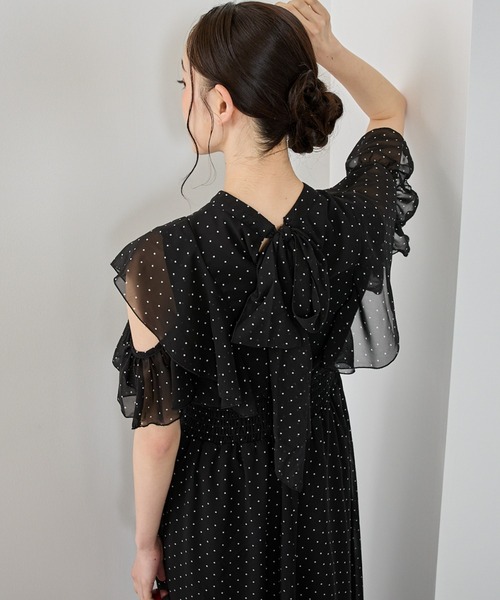 P.V.T(ピーブイティー)の「バックリボンドットシフォンワンピース(ワンピース・レディース・ホワイト/ブラック・M)」の14枚目の写真
