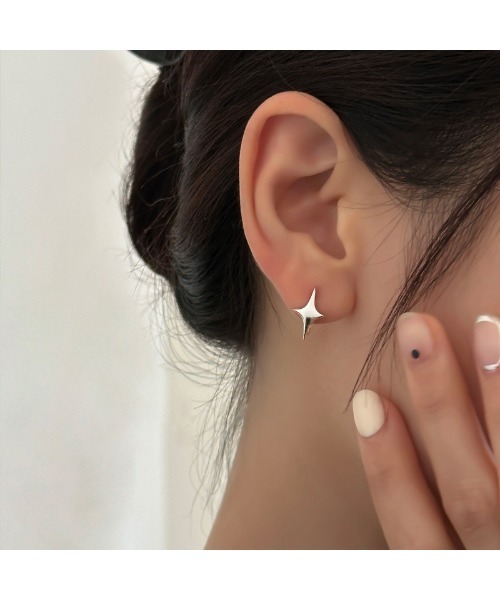 LENERA（レネラ）の「スターモチーフミニピアス（ピアス（両耳用）・レディース・シルバー・FREE）」の2枚目の写真