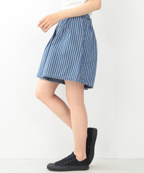 BEAMS BOY（ビームスボーイ）の「BEAMS BOY / ヒッコリー プリーツ ショーツ（その他パンツ・レディース・ブルー/ネイビー・ONE SIZE）」の5枚目の写真