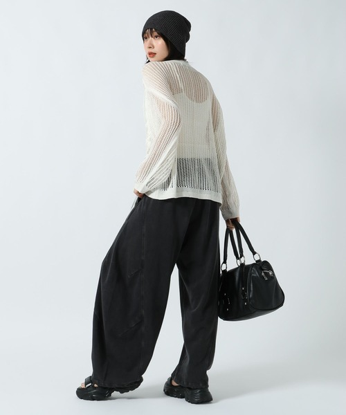 PAGEBOY(ページボーイ)の「ドロストメッシュニットプルオーバー(ニット/セーター・レディース・オフホワイト/ブラック・FREE)」の11枚目の写真