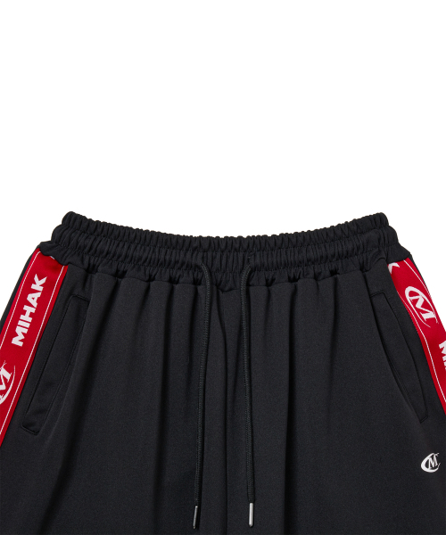 MIHAK(ミハク)の「レタリングテープトラックハーフパンツ(ブラック)(その他パンツ・メンズ・その他・1/2)」の6枚目の写真