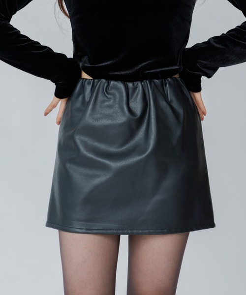 SENEE(セニー)の「tuck volume mini skirt(タックボリュームミニスカート)(スカート・レディース・ブラウン/ブラック・SMALL/MEDIUM)」の4枚目の写真