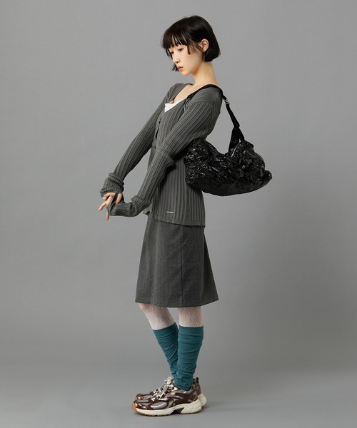 Casselini（キャセリーニ）の「Casselini(キャセリーニ)シャーリングショルダーバッグ（ショルダーバッグ・レディース・ブラック/シルバー・FREE）」の5枚目の写真