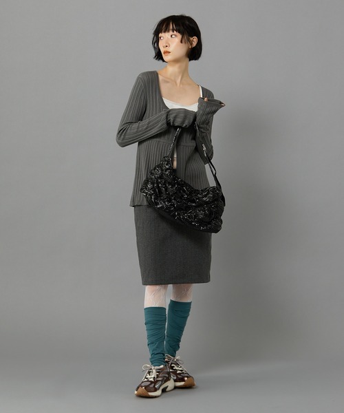 Casselini（キャセリーニ）の「Casselini(キャセリーニ)シャーリングショルダーバッグ（ショルダーバッグ・レディース・ブラック/シルバー・FREE）」の6枚目の写真