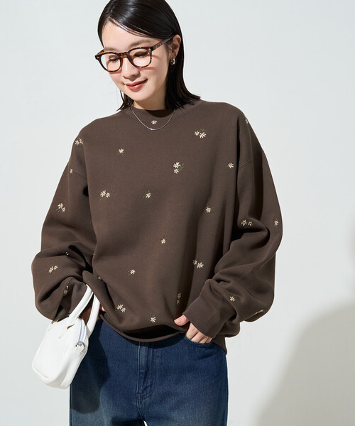 FREAK'S STORE(フリークスストア)の「限定展開 小花 刺繍 裏起毛 スウェット プルオーバー(Tシャツ/カットソー・レディース・ブラウン/ネイビー/ブラック/ライトグレー・フリ-)」の5枚目の写真