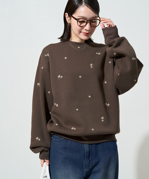 FREAK'S STORE(フリークスストア)の「限定展開 小花 刺繍 裏起毛 スウェット プルオーバー(Tシャツ/カットソー・レディース・ブラウン/ネイビー/ブラック/ライトグレー・フリ-)」の6枚目の写真