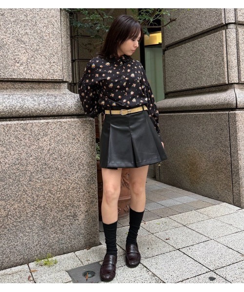 LE CIEL BLEU(ルシェルブルー)の「フローラルダブルボタンブラウス / Floral Double Button Blouse(シャツ/ブラウス・レディース・ブラック/ホワイト・36)」の2枚目の写真