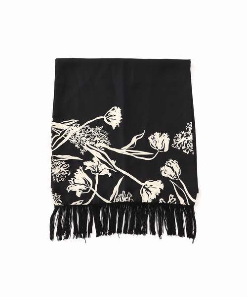 journal standard L'essage(ジャーナルスタンダードレサージュ)の「AENEIS/エネス Nostalgia FLowers Fringed Silk Scarf スカーフ(バンダナ/スカーフ・レディース・ブラック・FREE)」の4枚目の写真