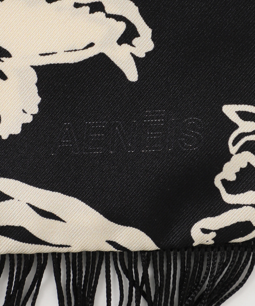 journal standard L'essage(ジャーナルスタンダードレサージュ)の「AENEIS/エネス Nostalgia FLowers Fringed Silk Scarf スカーフ(バンダナ/スカーフ・レディース・ブラック・FREE)」の7枚目の写真