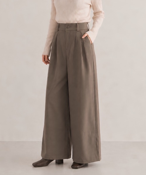 center i(センターアイ)の「ハイウエスト タックワイドスラックス(その他パンツ・レディース・ブラック/ブラウン・S/M)」の1枚目の写真