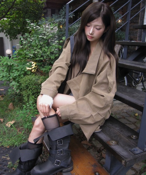 modimood（モディムード）の「MOMU フェイクレザーオーバーハイネックバックルジャケット（ライダースジャケット・レディース・ブラウン/ブラック/ベージュ・FREE）」の17枚目の写真