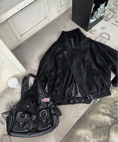 modimood（モディムード）の「MOMU フェイクレザーオーバーハイネックバックルジャケット（ライダースジャケット・レディース・ブラウン/ブラック/ベージュ・FREE）」の14枚目の写真