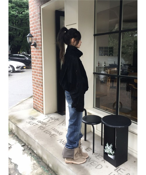 modimood（モディムード）の「MOMU フェイクレザーオーバーハイネックバックルジャケット（ライダースジャケット・レディース・ブラウン/ブラック/ベージュ・FREE）」の13枚目の写真