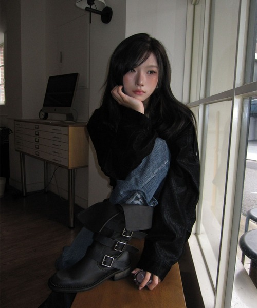 modimood（モディムード）の「MOMU フェイクレザーオーバーハイネックバックルジャケット（ライダースジャケット・レディース・ブラウン/ブラック/ベージュ・FREE）」の9枚目の写真