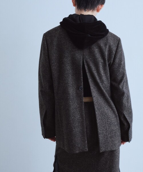CODE A(コードエー)の「soft nep convertible jacket(テーラードジャケット・レディース・ブラウン系その他4/ブラック系3・00)」の16枚目の写真