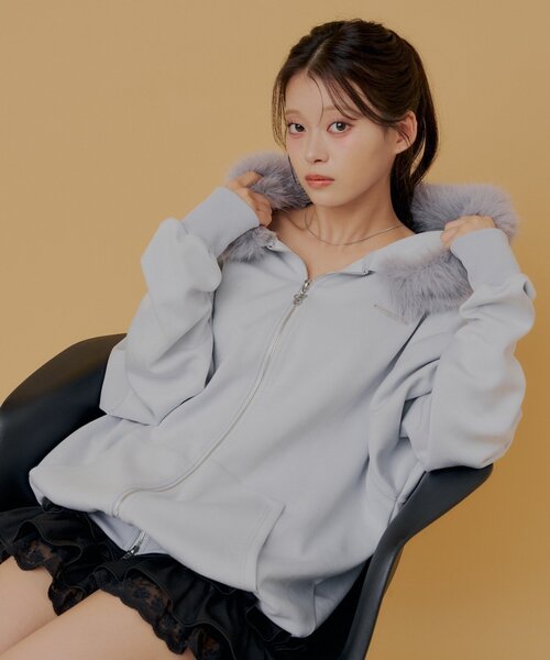 Chico(チコ)の「ファーフードルーズパーカー(パーカー・レディース・アイボリー/ブルー/グレー・FREE)」の19枚目の写真