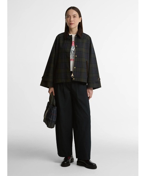 Barbour(バブアー)の「【Sandra/サンドラ】シャワープルーフ ジャケット(レディース)(ブルゾン・レディース・ネイビー・8/10)」の2枚目の写真