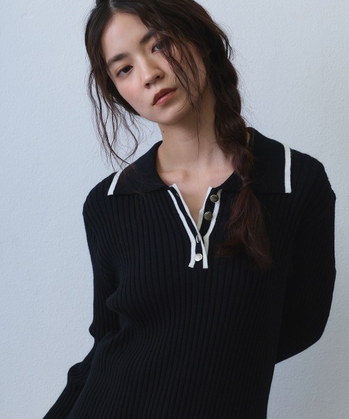 Clum（クルム）の「contrast line polo rib knit / バイカラーラインポロリブニットトップス（ニット/セーター・レディース・ブラック/ホワイト・SMALL/MEDIUM）」の2枚目の写真