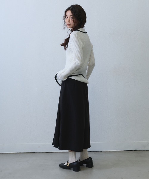 Clum（クルム）の「contrast line polo rib knit / バイカラーラインポロリブニットトップス（ニット/セーター・レディース・ブラック/ホワイト・SMALL/MEDIUM）」の20枚目の写真