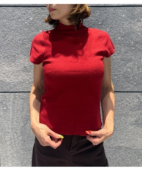 Desert Rose(デザートローズ)の「【DESERT ROSE/デザートローズ】フレンチスリーブリブハイネックニット(ニット/セーター・レディース・レッド・FREE)」の3枚目の写真
