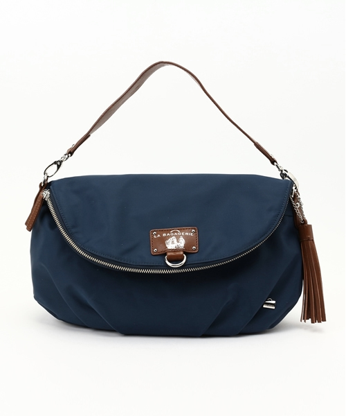 LA BAGAGERIE(ラバガジェリー)の「ウォータープルーフナイロン リュック&ショルダー3wayバッグ(バックパック/リュック・レディース・ネイビー/ブラック/サックスブルー/ベージュ/チャコールグレー/ワインレッド/ダークグレー/カーキ/グリーン/ダークグリーン/グレイッシュベージュ・FREE)」の9枚目の写真