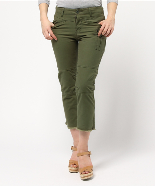 AVIREX(アヴィレックス)の「avirex/ アヴィレックス/ MINI FRINGE SIDE ZIP CROPPED PANTS/ ミニ フリンジ サイドジップ クロップドパンツ(その他パンツ・レディース・マスタード/オリーブ・SMALL/MEDIUM)」の12枚目の写真