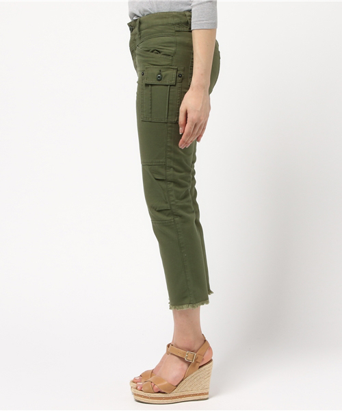 AVIREX(アヴィレックス)の「avirex/ アヴィレックス/ MINI FRINGE SIDE ZIP CROPPED PANTS/ ミニ フリンジ サイドジップ クロップドパンツ(その他パンツ・レディース・マスタード/オリーブ・SMALL/MEDIUM)」の4枚目の写真