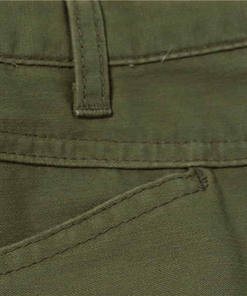 AVIREX(アヴィレックス)の「avirex/ アヴィレックス/ MINI FRINGE SIDE ZIP CROPPED PANTS/ ミニ フリンジ サイドジップ クロップドパンツ(その他パンツ・レディース・マスタード/オリーブ・SMALL/MEDIUM)」の11枚目の写真