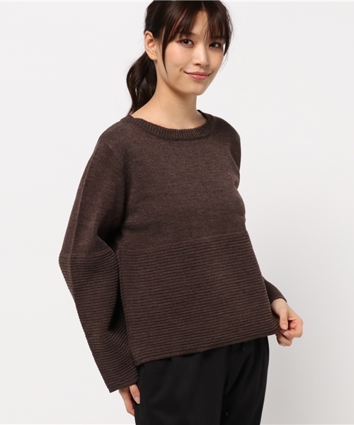 VIBGYOR Women（ヴィブジョー　ウィメン）の「タックBD切替プルオーバー(FL)（ニット/セーター・レディース・オフホワイト/ブラウン/ワインレッド/ネイビー/マスタード・MEDIUM）」の2枚目の写真