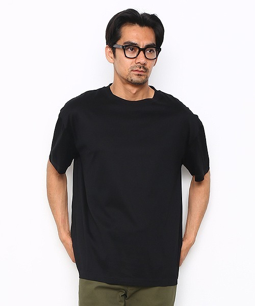 ADAM ET ROPE'(アダムエロペ)の「SOLID ALBERTO【ONLY T】(Tシャツ/カットソー・メンズ・ダークブラウン/ブラック/ネイビー/ホワイト・M/S/L)」の3枚目の写真