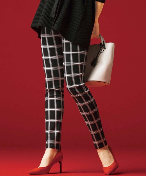 GeeRA（ジーラ）の「美脚シルエットストレッチスキニーパンツ（その他パンツ・レディース・ホワイト/ホワイト系その他2/ホワイト系その他/ブラック系その他2/レッド/ブラック系その他/ブラック/カーキ/ブルー/その他1/ブラック系その他4/ベージュ/ドット/ブルー系その他/ネイビー/グリーン/パープル/ブラック系その他3・SMALL/X-LARGE/LARGE/MEDIUM/XX-LARGE/XXX-LARGE/XXXX-LARGE）」の6枚目の写真