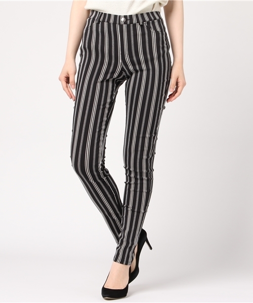 GeeRA（ジーラ）の「美脚シルエットストレッチスキニーパンツ（その他パンツ・レディース・ホワイト/ホワイト系その他2/ホワイト系その他/ブラック系その他2/レッド/ブラック系その他/ブラック/カーキ/ブルー/その他1/ブラック系その他4/ベージュ/ドット/ブルー系その他/ネイビー/グリーン/パープル/ブラック系その他3・SMALL/X-LARGE/LARGE/MEDIUM/XX-LARGE/XXX-LARGE/XXXX-LARGE）」の5枚目の写真