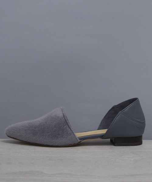 STUDIOUS（ステュディオス）の「【STUDIOUS】シフォンカーフブロッキングフラットシューズ（パンプス・レディース・グレー/ブラック・LARGE/MEDIUM/SMALL）」の2枚目の写真