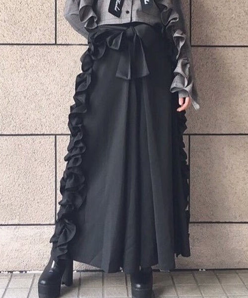 onespo(ワンスポ)の「サイドフリルパンツ(その他パンツ・レディース・ブラック/ライトピンク・M)」の2枚目の写真