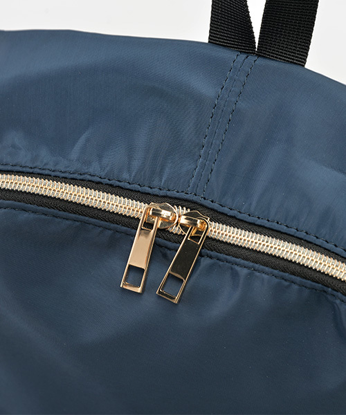 Rename（リネーム）の「Rename ゴールド ファスナー ナイロン デイバッグ リュックサック バックパック（バックパック/リュック・レディース・ブラック/ベージュ/カーキ/ネイビー/モカ/グレイッシュベージュ・FREE）」の7枚目の写真