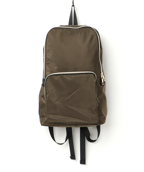 Rename（リネーム）の「Rename ゴールド ファスナー ナイロン デイバッグ リュックサック バックパック（バックパック/リュック・レディース・ブラック/ベージュ/カーキ/ネイビー/モカ/グレイッシュベージュ・FREE）」の16枚目の写真