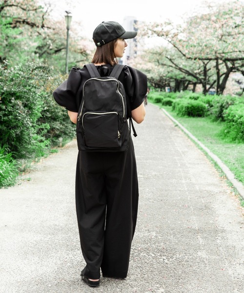 黒いレザーリュック ゴールドジッパー付き セール】Rename ゴールド ファスナー ナイロン デイバッグ リュック