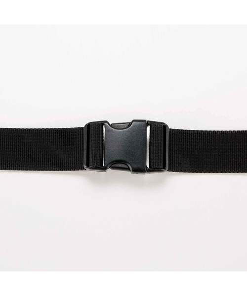 KiU（キウ）の「ウォータープルーフボディバッグミニ【1】（ボディバッグ/ウエストポーチ・レディース・カーキ/ピンク/グリーン/サンドベージュ/ダークブルー/ブルー系その他/ブラック系その他2/ブラック/ブラック系その他・FREE）」の13枚目の写真