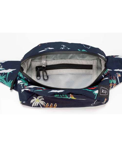 KiU（キウ）の「ウォータープルーフボディバッグミニ【1】（ボディバッグ/ウエストポーチ・レディース・カーキ/ピンク/グリーン/サンドベージュ/ダークブルー/ブルー系その他/ブラック系その他2/ブラック/ブラック系その他・FREE）」の14枚目の写真
