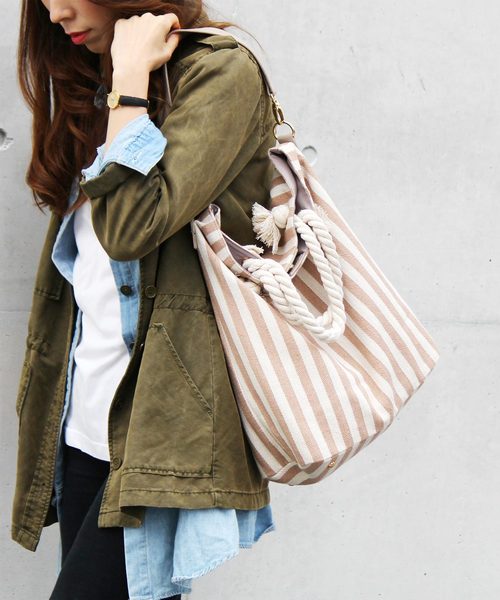VitaFelice（ヴィータフェリーチェ）の「ストライプ キャンバス トートバッグ/ショルダーバッグ（トートバッグ・レディース・ベージュ系その他/ネイビー/ブラック/イエロー・FREE）」の2枚目の写真