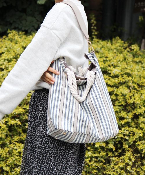 VitaFelice（ヴィータフェリーチェ）の「ストライプ キャンバス トートバッグ/ショルダーバッグ（トートバッグ・レディース・ベージュ系その他/ネイビー/ブラック/イエロー・FREE）」の3枚目の写真