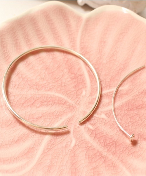 Fun & Daily(ファンアンドデイリー)の「F&D : イージーフープイヤリング(イヤリング・レディース・シルバー/ゴールド・FREE)」の5枚目の写真
