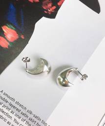 シンプルなデザインピアス