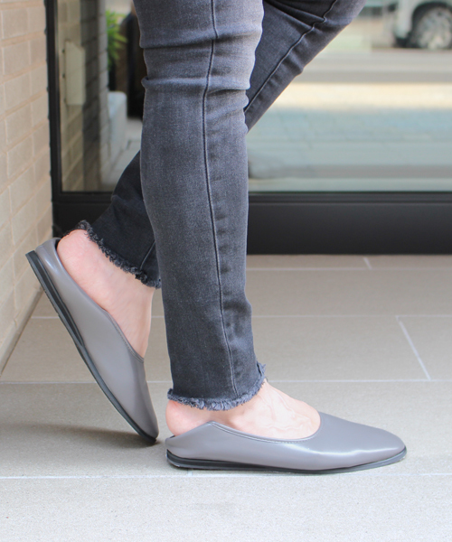 Fin（フィン）の「スクエアトゥ2WAＹローファー<バブーシュ>（ローファー・レディース・ブラック/ブラウン/グレー・22.5cm/23cm/23.5cm/24cm/24.5cm/25cm）」の14枚目の写真