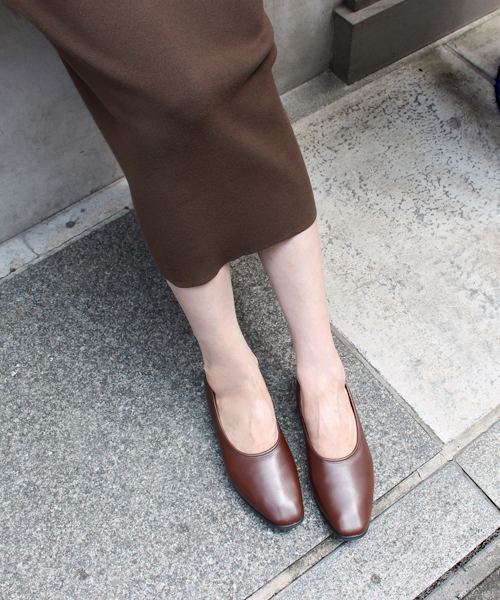 Fin（フィン）の「スクエアトゥ2WAＹローファー<バブーシュ>（ローファー・レディース・ブラック/ブラウン/グレー・22.5cm/23cm/23.5cm/24cm/24.5cm/25cm）」の12枚目の写真