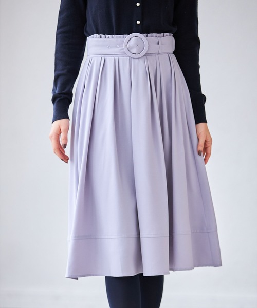 tocco closet（トッコ　クローゼット）の「ベルト付きウエストプチフリル装飾フレアスカート（スカート・レディース・チャコールグレー/ブルーグレー/モカ/ピンク系その他/グリーン系その他/コーラルピンク/ネイビー/ラベンダー/ベージュ/グレー系その他・M/L）」の5枚目の写真