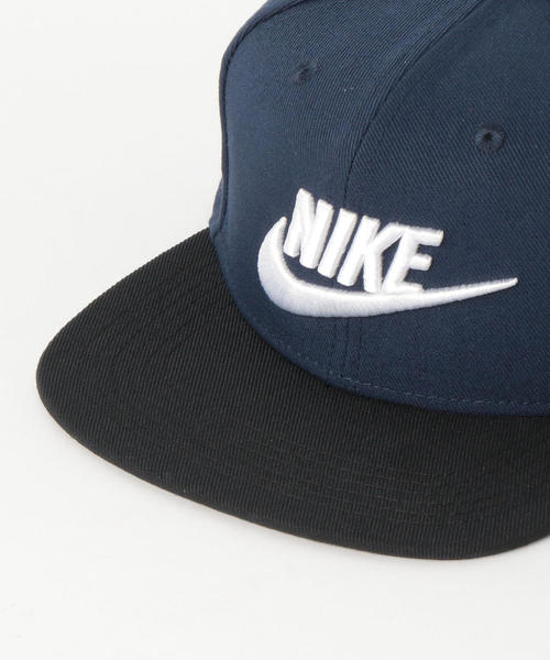 NIKE（ナイキ）の「NIKE（ナイキ）フューチュラプロロゴCAP（キャップ・キッズ・ブラック/ネイビー・FREE）」の6枚目の写真