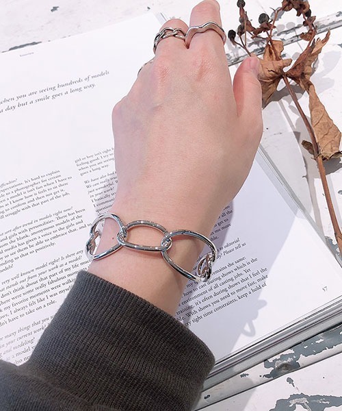 PairPair(ペアペア)の「チェーンバングル(AR)(バングル/リストバンド・レディース・ゴールド/アッシュブラウン・FREE)」の2枚目の写真