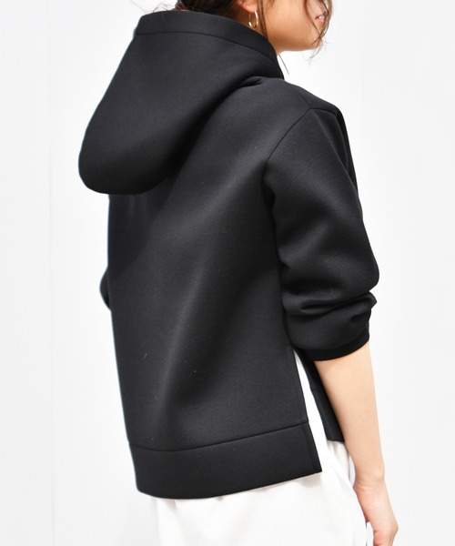 Ambre Neige（アンブルネージュ）の「パウダリーポンチフーディパーカー/ラフィヌモンパーカー/ラフィヌモンシリーズ【WEB/EC限定商品】（パーカー・レディース・ブラック/オフホワイト/サックスブルー/モカ・FREE）」の5枚目の写真